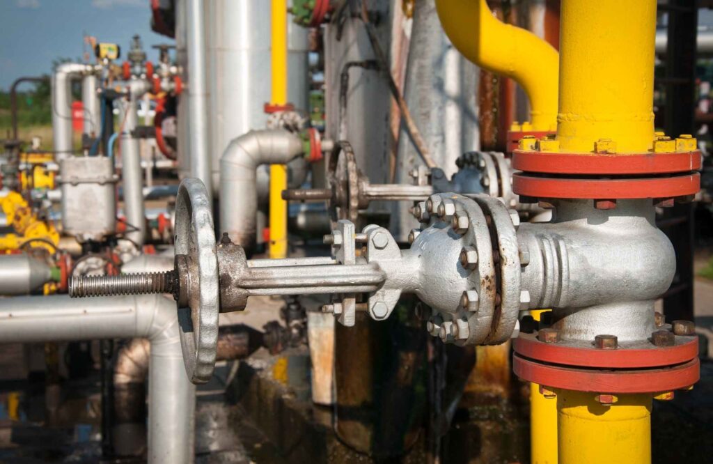 Como um medidor de pressão e temperatura industrial difere de outros tipos de medidores