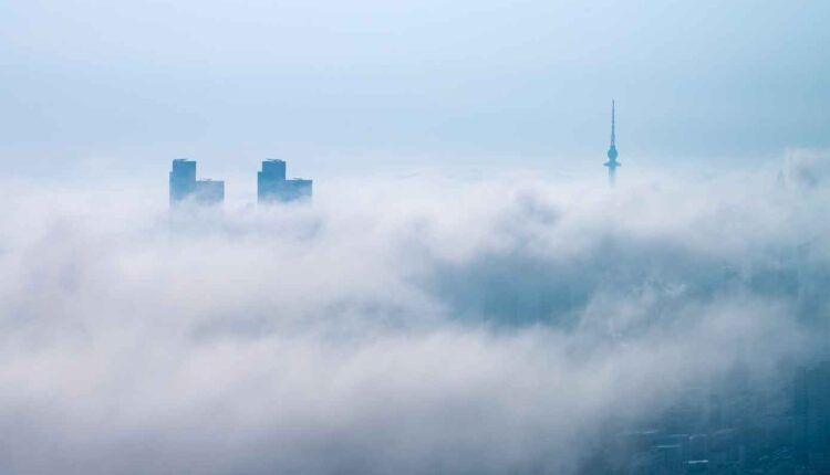 Quais as características da advecção?